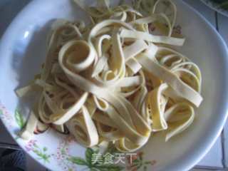 榨菜肉丝炒豆皮的做法步骤：1