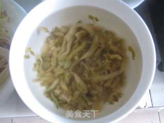 榨菜肉丝炒豆皮的做法步骤：2