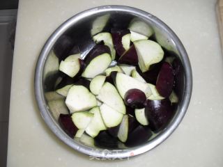 炖土豆块和茄子块的做法步骤：1