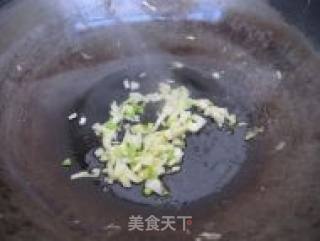 黄瓜鸡蛋炒黑米饭的做法步骤：2