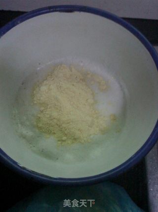 豆渣窝窝头的做法步骤：2