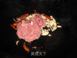 芹菜炒肉的做法步骤：4