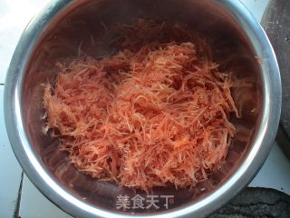 【胡萝卜馒头】------蔬菜馒头的做法步骤：2