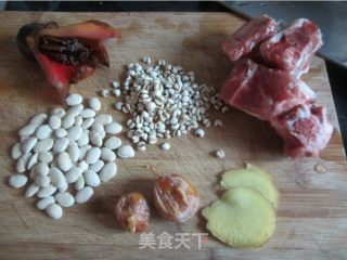 木棉花煲猪骨汤的做法步骤：2