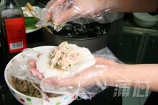 DIY吞拿鱼饭团的做法步骤：5