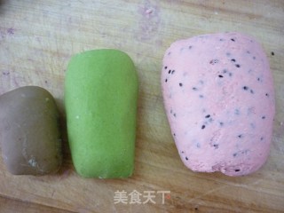 花色面点--西瓜包的做法步骤：3