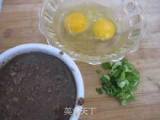 东北炸鸡蛋酱的做法步骤：1