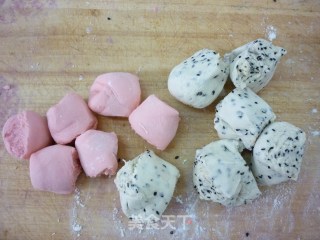 花色面点---火龙果的做法步骤：4