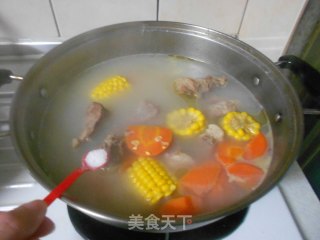 玉米排骨汤的做法步骤：5