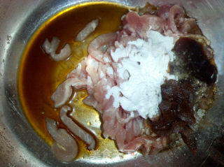 京酱肉丝的做法步骤：1