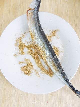 香煎秋刀鱼的做法步骤：4