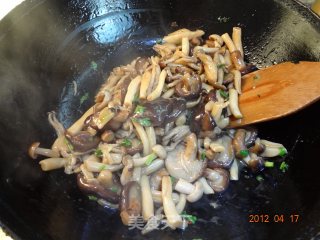 鲍汁扣三菇的做法步骤：6