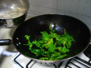 香菇肉丸的两种简单吃法--黄金小丸子VS菠菜肉丸汤的做法步骤：8