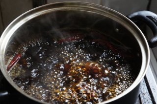 卤牛肉的做法步骤：6