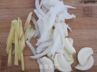 爆炒小鱼干的做法步骤：2