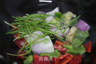 五味焖鸭块的做法步骤：2