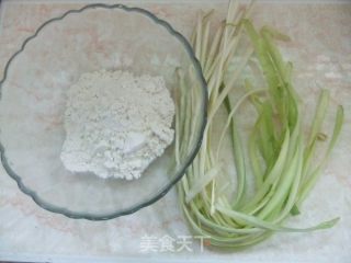韭黄煎饼的做法步骤：1