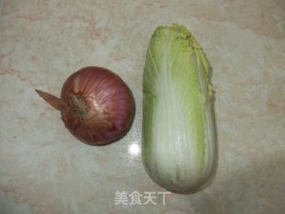 洋葱娃娃菜的做法步骤：1