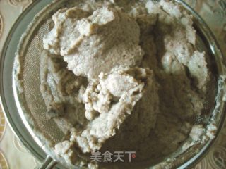 荠菜豆渣饼的做法步骤：2