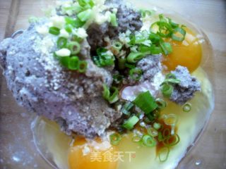 荠菜豆渣饼的做法步骤：6