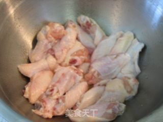 香烤鸡翅的做法步骤：1