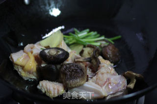 冬菇滑鸡饭的做法步骤：3