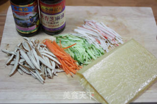 蚝香腐皮黄金卷的做法步骤：1
