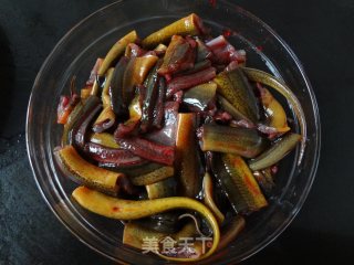 双椒炒鳝鱼段的做法步骤：1