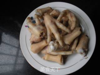 明虾鸡爪煲的做法步骤：1