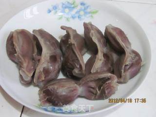 青椒炒鸭肫的做法步骤：4