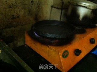 铁板红烧鱼的做法步骤：2
