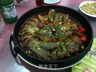 铁板红烧鱼的做法步骤：3