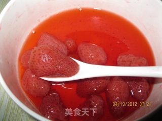 自制酸甜草莓罐头的做法步骤：3