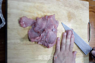 蚝油京葱爆牛肉的做法步骤：2