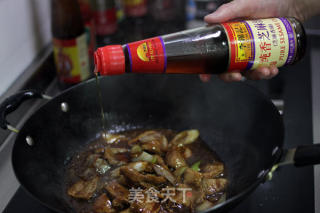 蚝油京葱爆牛肉的做法步骤：7