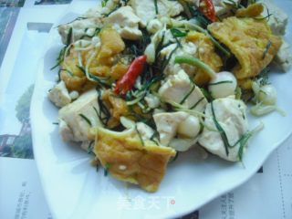 小根蒜鸡蛋炒豆腐的做法步骤：10