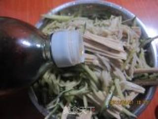 凉拌腐竹黄瓜金针菇的做法步骤：9