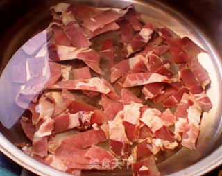 香椿炒火腿肉的做法步骤：2