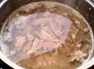 香椿炒火腿肉的做法步骤：3