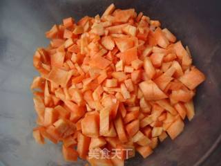 胡萝卜腊肉煲仔饭的做法步骤：3