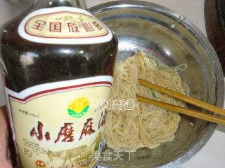 六月鲜拌莴笋荷包蛋面的做法步骤：8