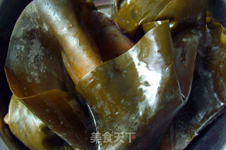 海带脆骨汤的做法步骤：2