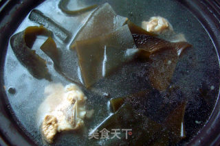 海带脆骨汤的做法步骤：7