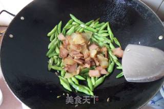 四季豆炒腊肉的做法步骤：7