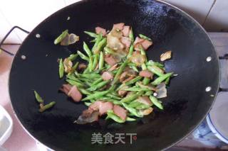 四季豆炒腊肉的做法步骤：8