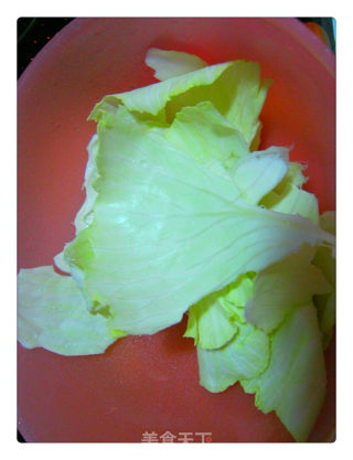 包菜小炒腊肉片的做法步骤：2
