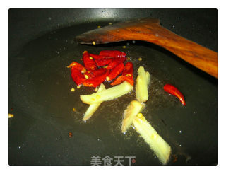 包菜小炒腊肉片的做法步骤：5