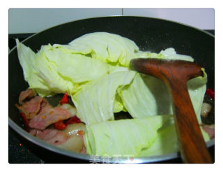 包菜小炒腊肉片的做法步骤：8