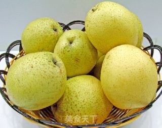 雪梨南北杏炖冰糖的做法步骤：1