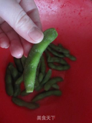 五香毛豆的做法步骤：2